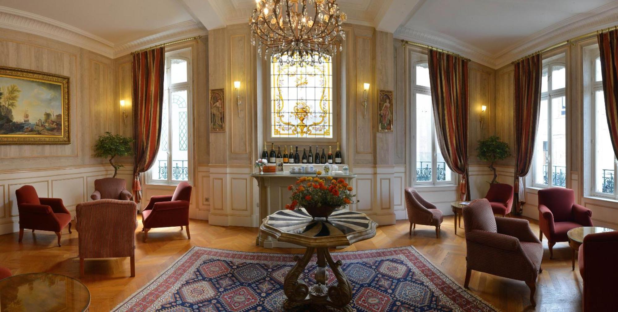 Hotel Castel Jeanson 에이-샴페인 외부 사진