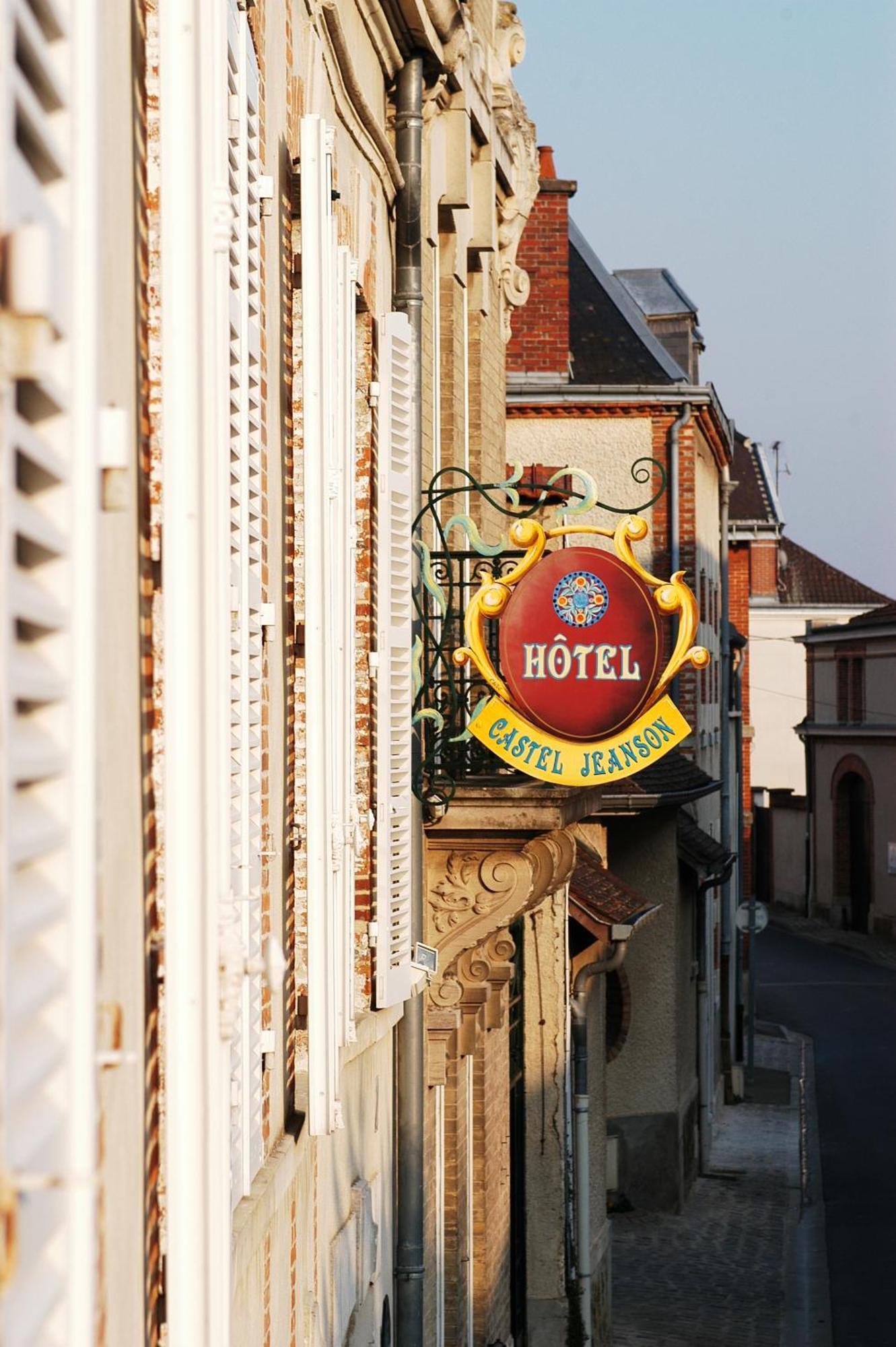 Hotel Castel Jeanson 에이-샴페인 외부 사진