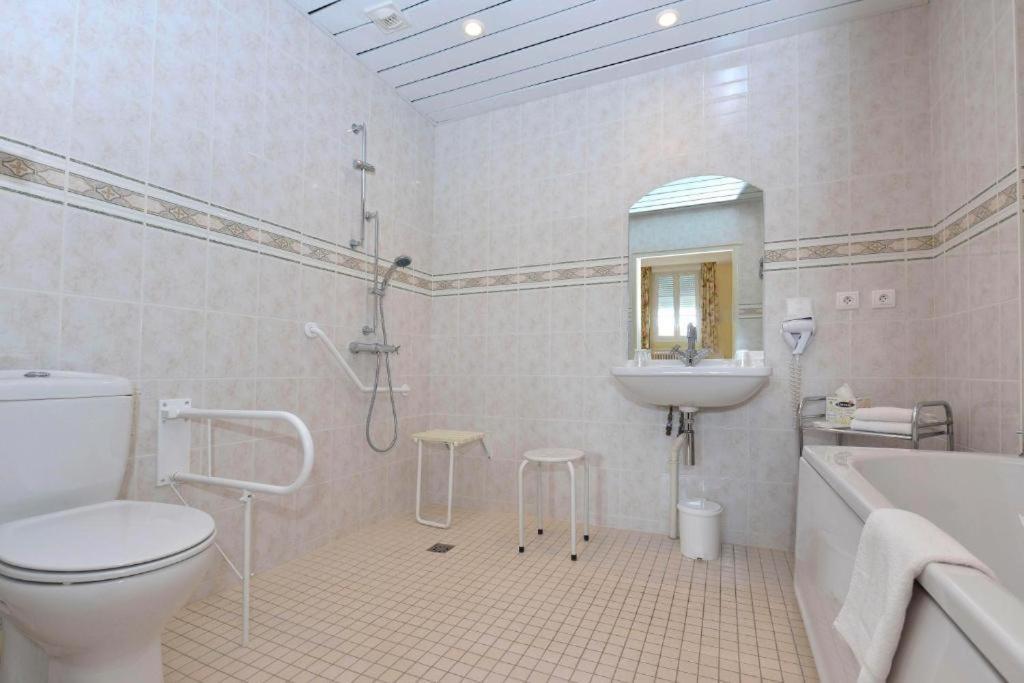 Hotel Castel Jeanson 에이-샴페인 객실 사진