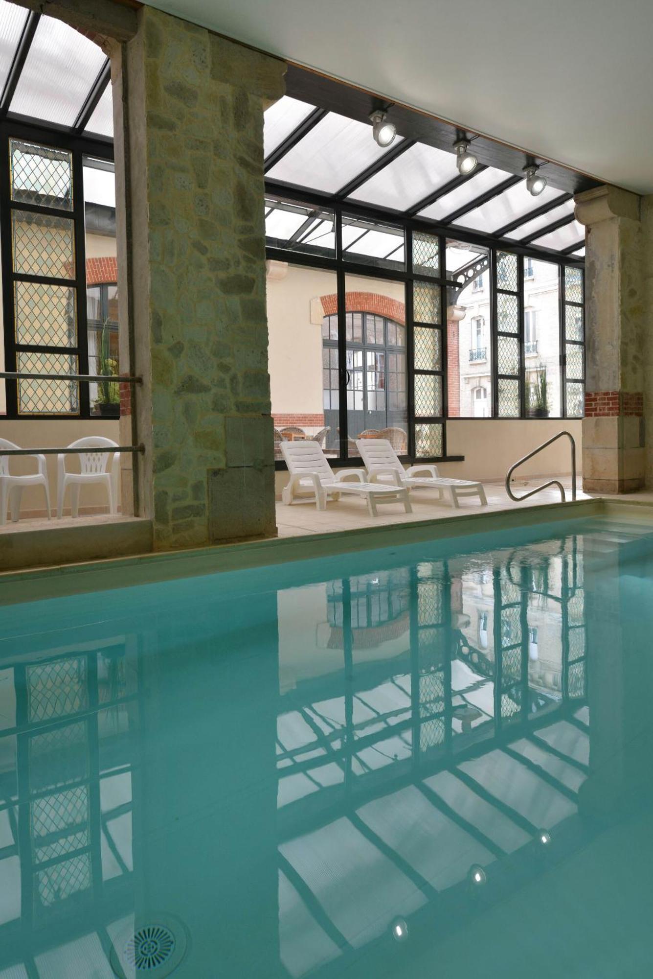 Hotel Castel Jeanson 에이-샴페인 외부 사진