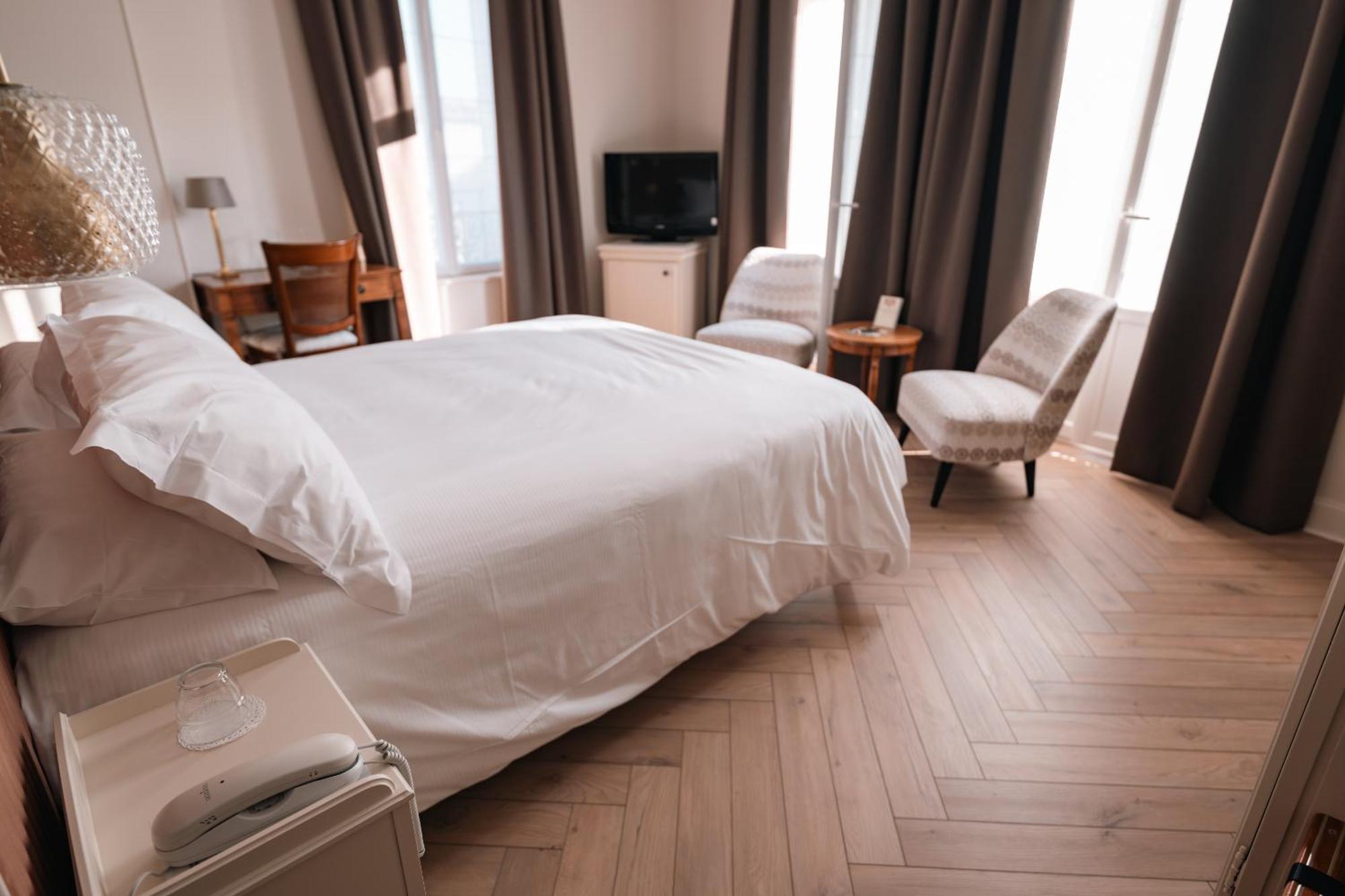 Hotel Castel Jeanson 에이-샴페인 외부 사진